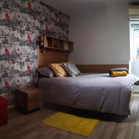 Park Garden Studio Apartment *